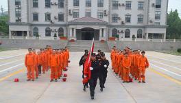 五星閃耀，國(guó)旗飄揚(yáng)——贊皇金隅舉行“五一”升旗儀式