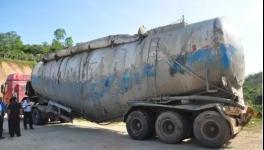 水泥罐車側(cè)翻造成9人死亡事故原因查明！水泥經(jīng)銷商12人被處理！