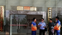 交警大隊走進轄區(qū)華新水泥廠送安全！